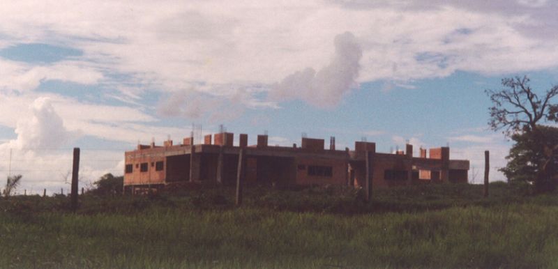 A fundação da obra feita em 1998